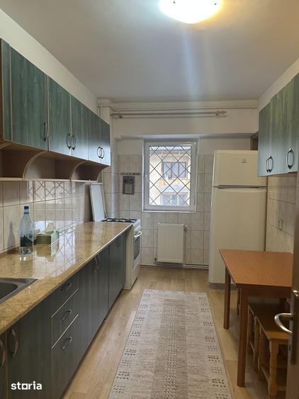 Apartament cu 3 camere decomandat în Câmpina