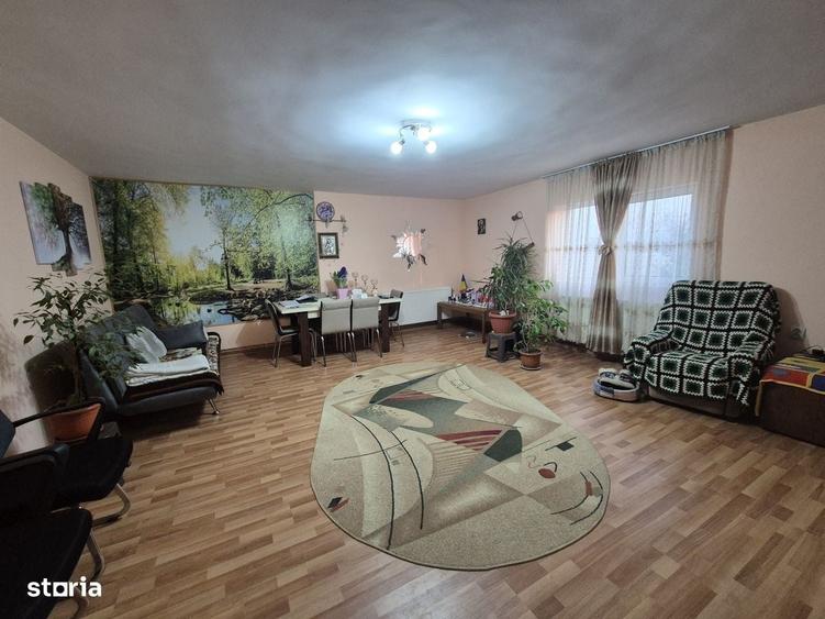 Casă cu 4 camere în Valea Călugărească