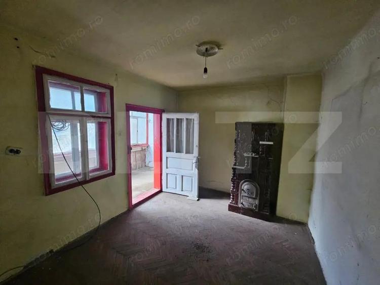 Casă cu 3 camere cu Teren 300 Mp în Mihoești