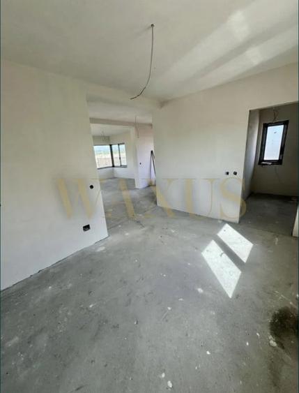 Casă individuală cu 5 camere cu Canalizare în Jucu de Sus