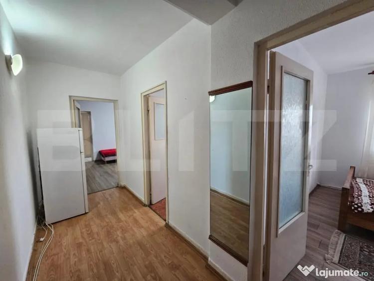 Apartament cu 3 camere decomandat în Cetate