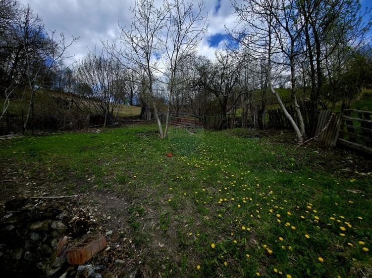 Teren intravilan de 711 mp, în Hangu
