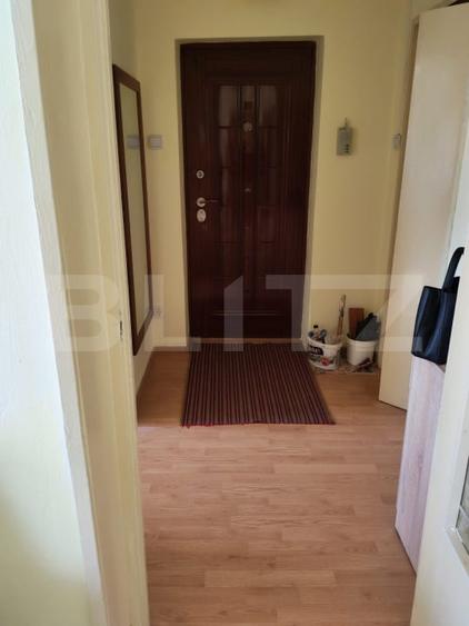 Apartament cu 2 camere semidecomandat, mobilat în Decebal