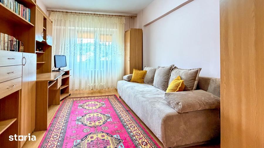 Apartament cu 3 camere decomandat în Gară