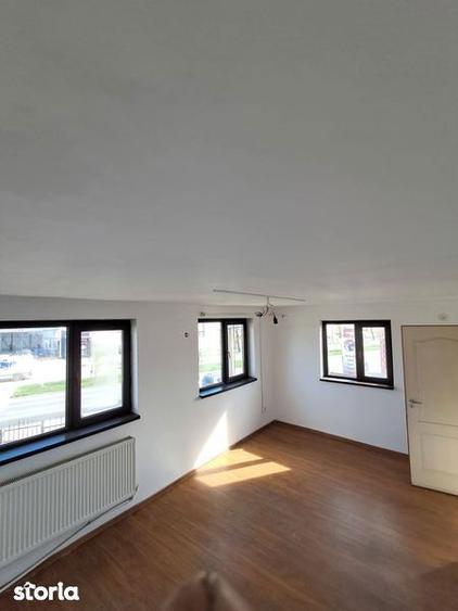 Casă cu 4 camere cu Teren 120 Mp în Central