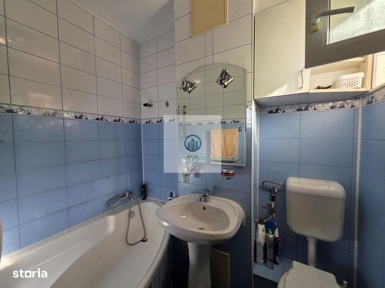 Apartament cu 3 camere decomandat în Deve