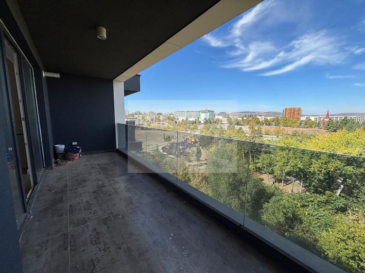Apartament cu 3 camere semidecomandat, mobilat în Gheorgheni