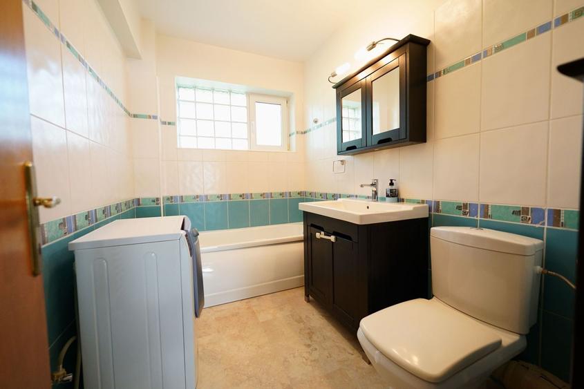 Apartament cu 3 camere, mobilat în Băneasa