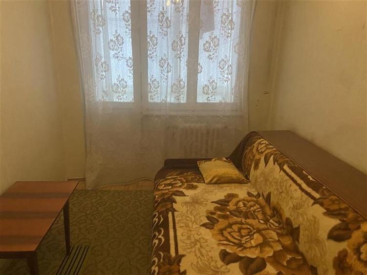 Apartament cu 3 camere decomandat în Sud