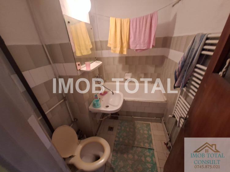 Apartament cu 3 camere semidecomandat în Găvana 2