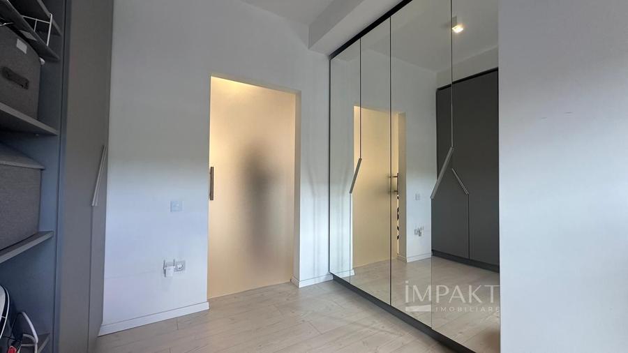 Penthouse cu 4 camere semidecomandat, mobilat în Gheorgheni