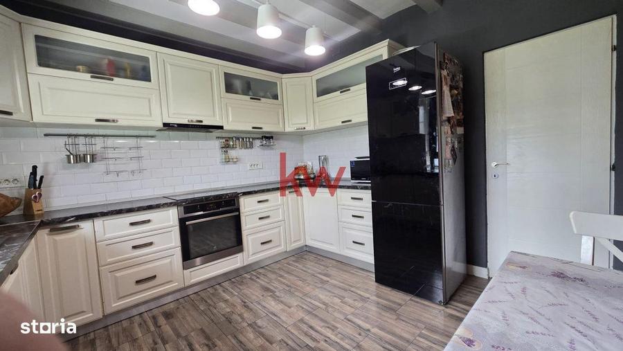 Casă cu 5 camere cu Teren 1200 Mp în Românești