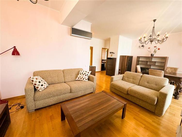 Apartament cu 3 camere decomandat, mobilat în Central