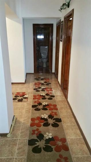 Apartament cu 3 camere decomandat în Vest