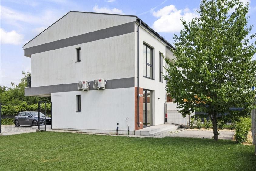 Casă cu 3 camere cu Teren 350 Mp în Odăile