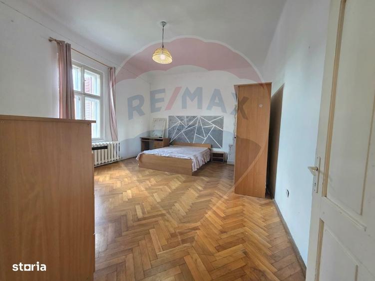 Apartament cu 3 camere decomandat în Vitrometan