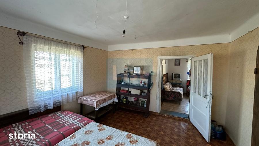 Casă cu 3 camere cu Teren 3349 Mp în Central