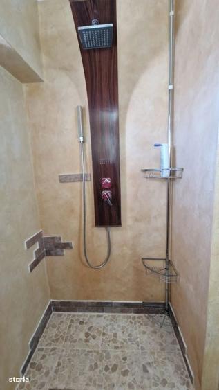 Apartament cu 3 camere în Decebal