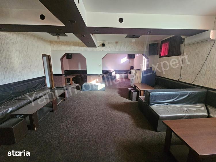 Casă cu 10 camere cu Teren 2642 Mp în Central