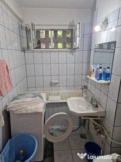 Apartament cu 2 camere semidecomandat în Brazda lui Novac