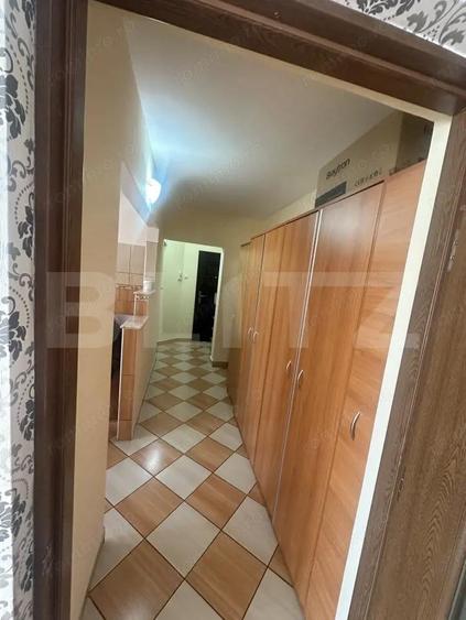 Apartament cu 3 camere semidecomandat în Micro 16