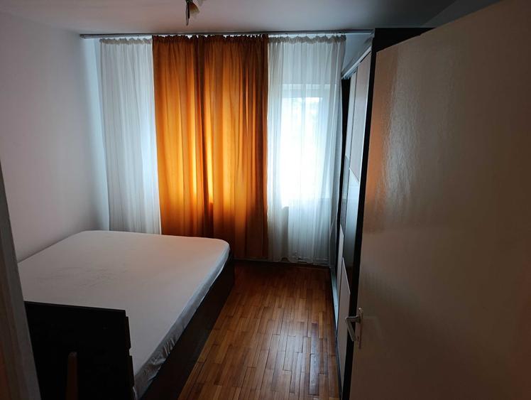 Apartament cu 4 camere decomandat în Central