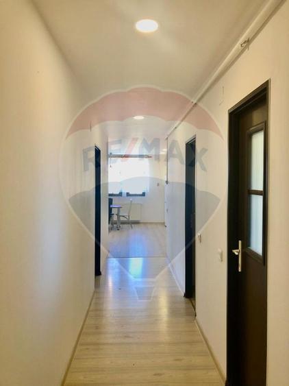 Apartament in zona Centrala, et.1, curte privata. - 6