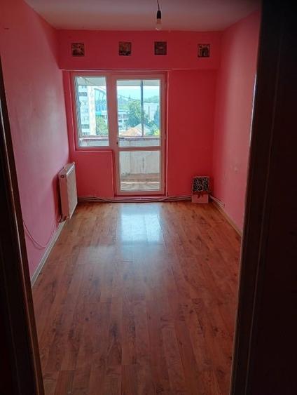 Vând apartament spațios oportunitate în zona Mărășești Bacău - 7