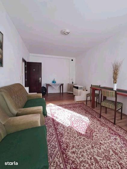 Casă cu 7 camere cu Teren 2500 Mp în Brateiu