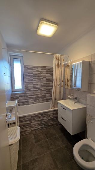 Apartament cu 2 camere decomandat în Spitalul Județean