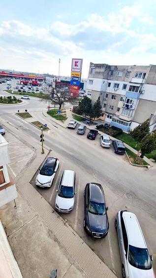 *DE VANZARE*Apartament compus din patru camere si dependinte* // *** Pret Fix *** - 6