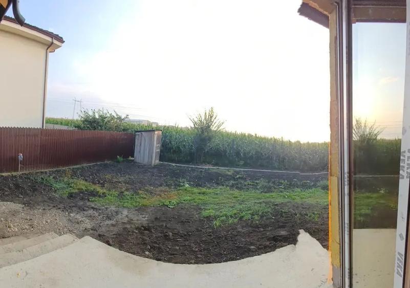 Casă cu 3 camere în Sânpetru