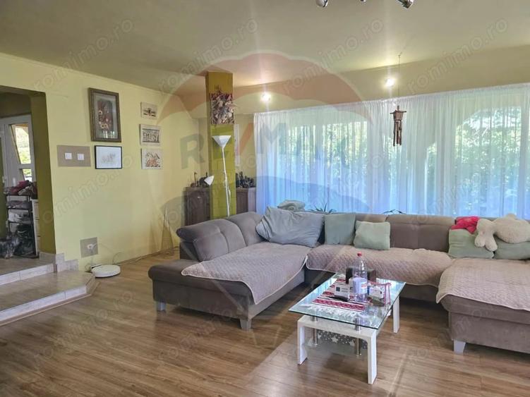 Casă cu 3 camere cu Teren 4534 Mp în Sud