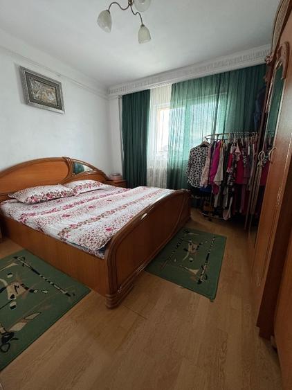 Apartament cu 3 camere decomandat în Trivale