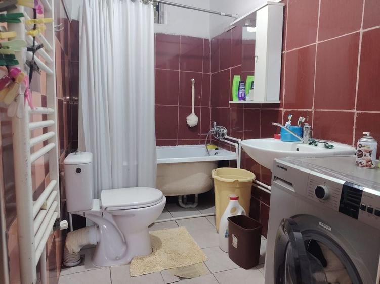 Casă individuală cu 2 camere cu Canalizare în Central