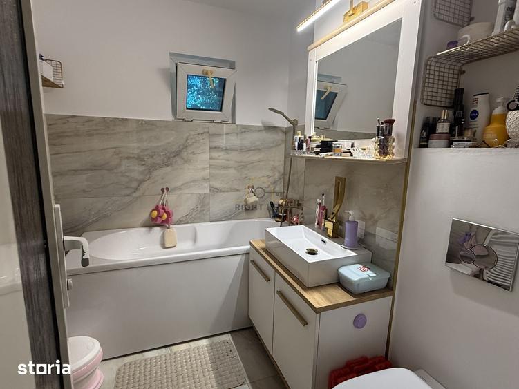 Apartament cu 4 camere decomandat în Central