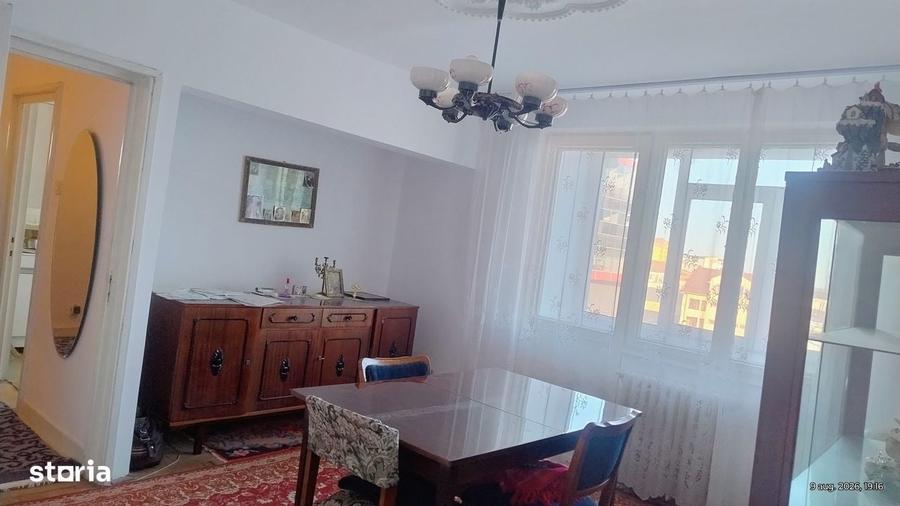 Apartament cu 3 camere decomandat în Central