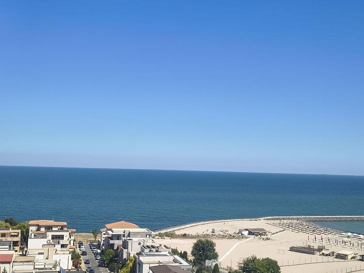 Apartament cu 3 camere decomandat, mobilat în Faleza Nord