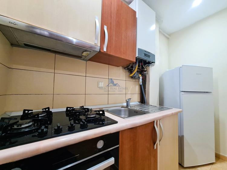Apartament cu 3 camere semidecomandat, mobilat în Calea Poplăcii