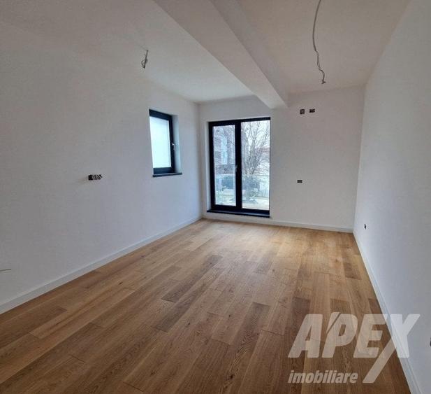 Duplex cu 5 camere cu Canalizare în Bucureștii Noi