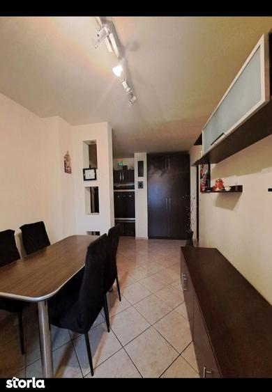 Apartament cu 2 camere decomandat în Calea București