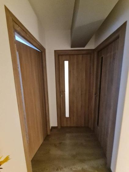 Apartament cu 4 camere semidecomandat, mobilat în Florești