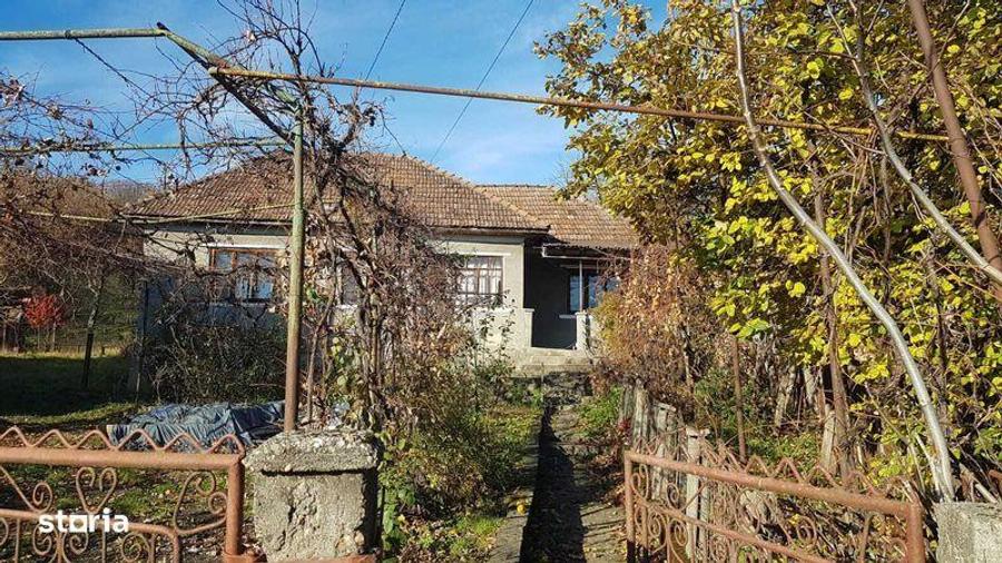 Casă cu 3 camere cu Teren 80 Mp în Gâlgău