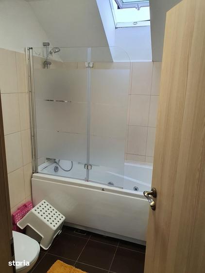 Apartament cu 4 camere semidecomandat în Terezian