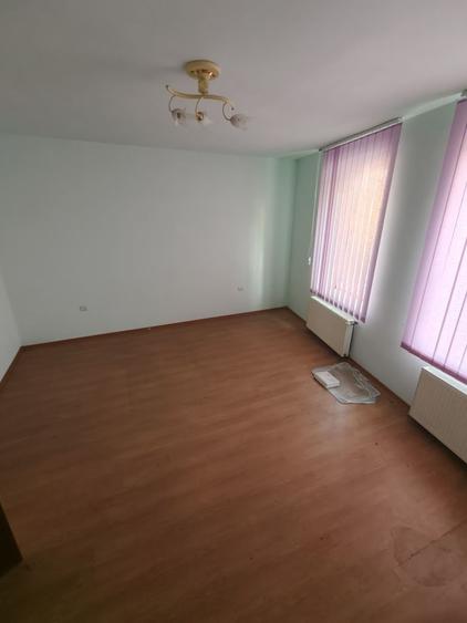 Casă cu 4 camere cu Canalizare în Sânpetru