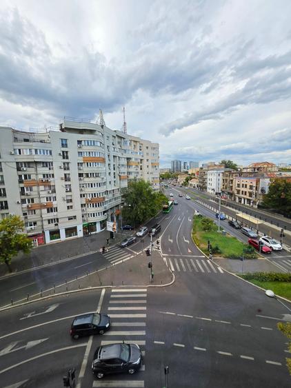 Apartament cu 4 camere decomandat în Știrbei Vodă