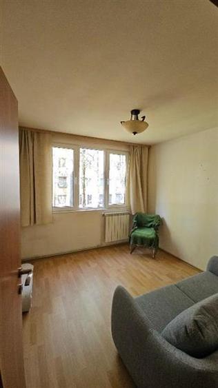 Apartament cu 3 camere decomandat, mobilat în Brâncoveanu