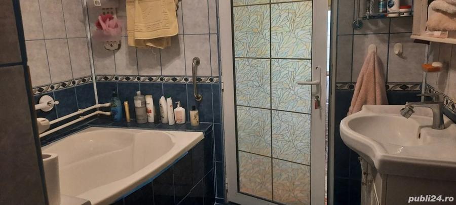 Casă cu 6 camere cu Teren 460 Mp în Central