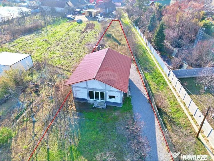 Casă cu 3 camere cu Teren 1237 Mp în Miniș