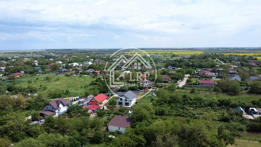 Teren Construcții intravilan de 400 mp, în Creața